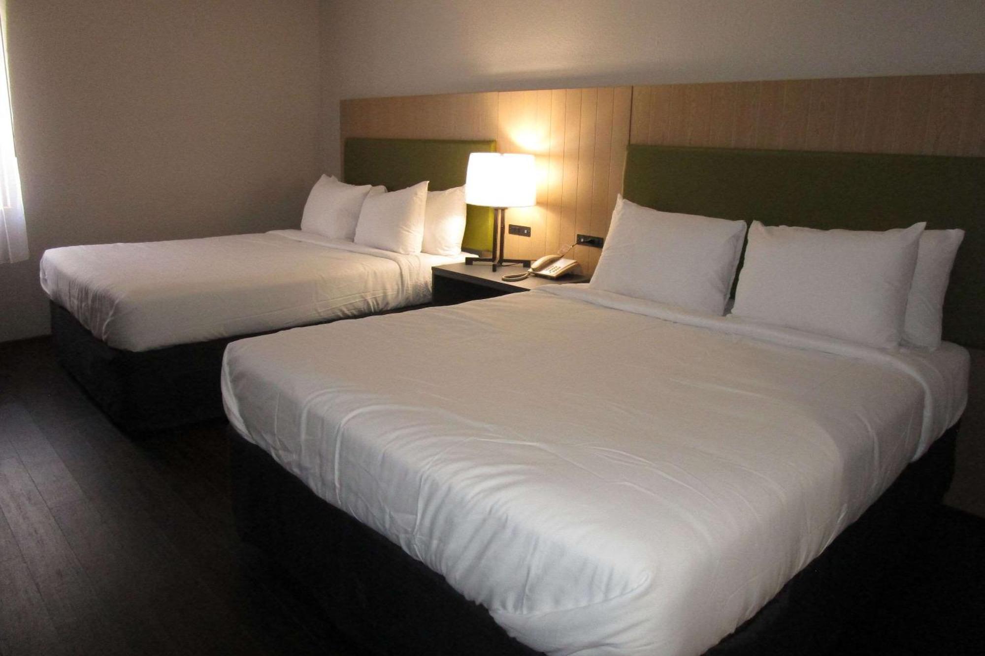 Country Inn & Suites By Radisson, Dunbar - Charleston Bagian luar foto