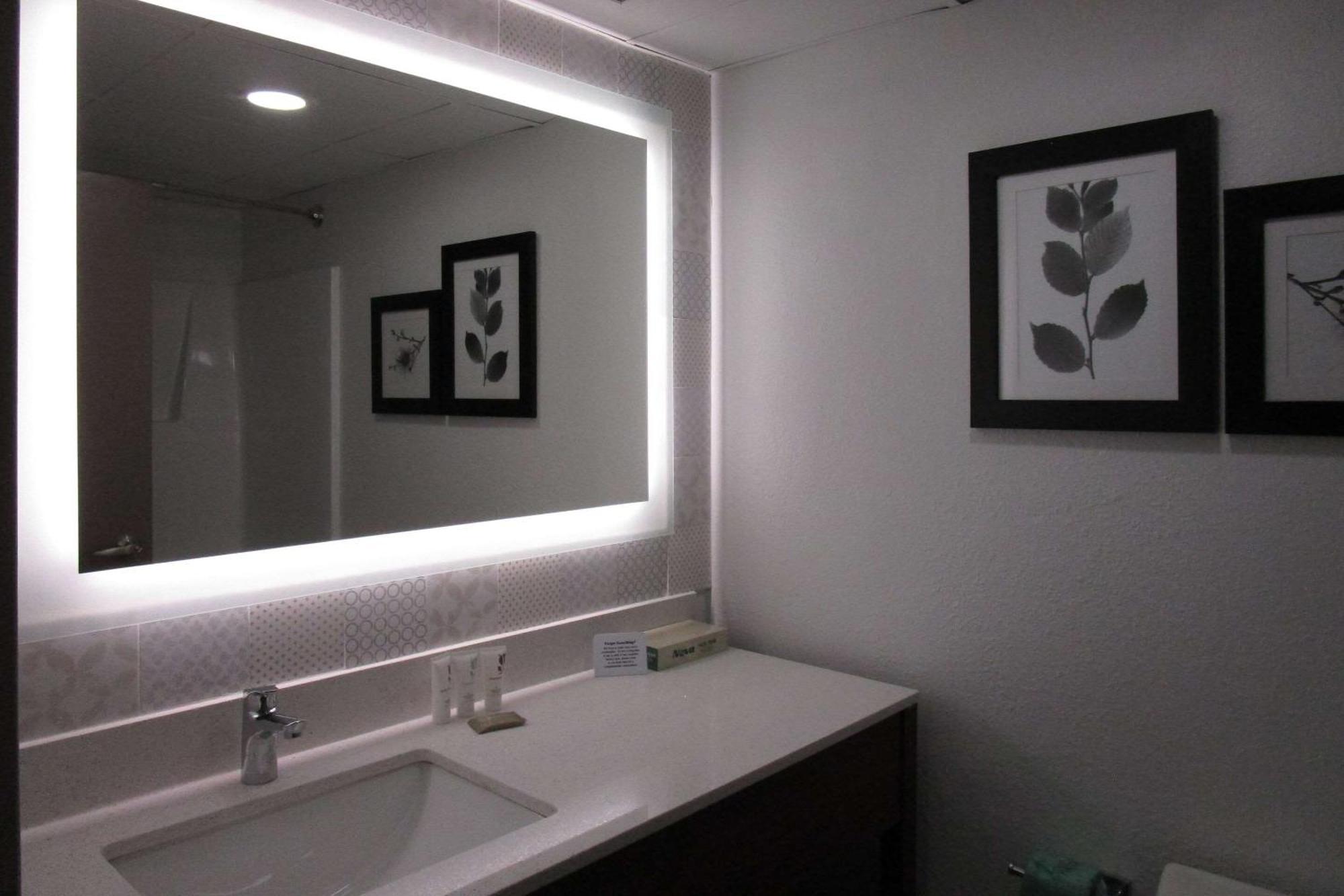 Country Inn & Suites By Radisson, Dunbar - Charleston Bagian luar foto